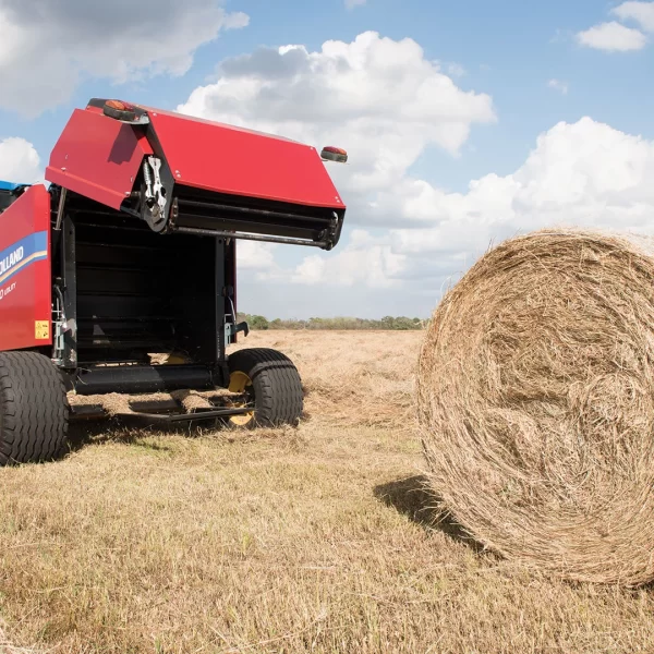 New Holland RF Fixed Chamber Round Balers