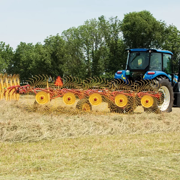 New Holland ProCart™ and ProCart™ PLUS Deluxe Carted Wheel Rakes