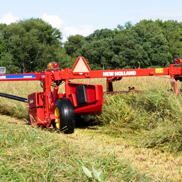 New Holland Discbine® Side-Pull Disc Mower-Conditioners