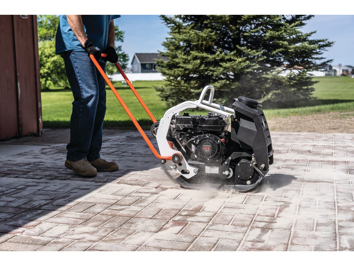 Bob Cat FP10.33 Forward Plate Compactor