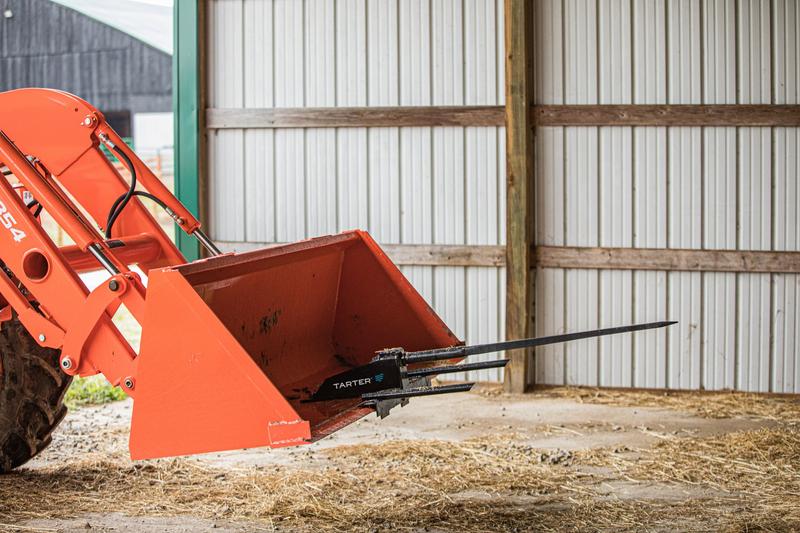 Tarter Bucket Mount Super Bale Spear