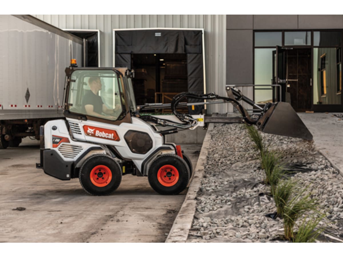 Bob Cat L28 Small Articulated Loader