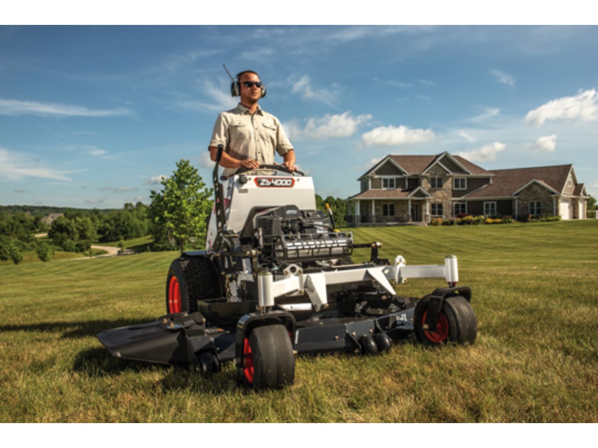 Bob Cat ZS4000 Zero-Turn, Stand-On Mower