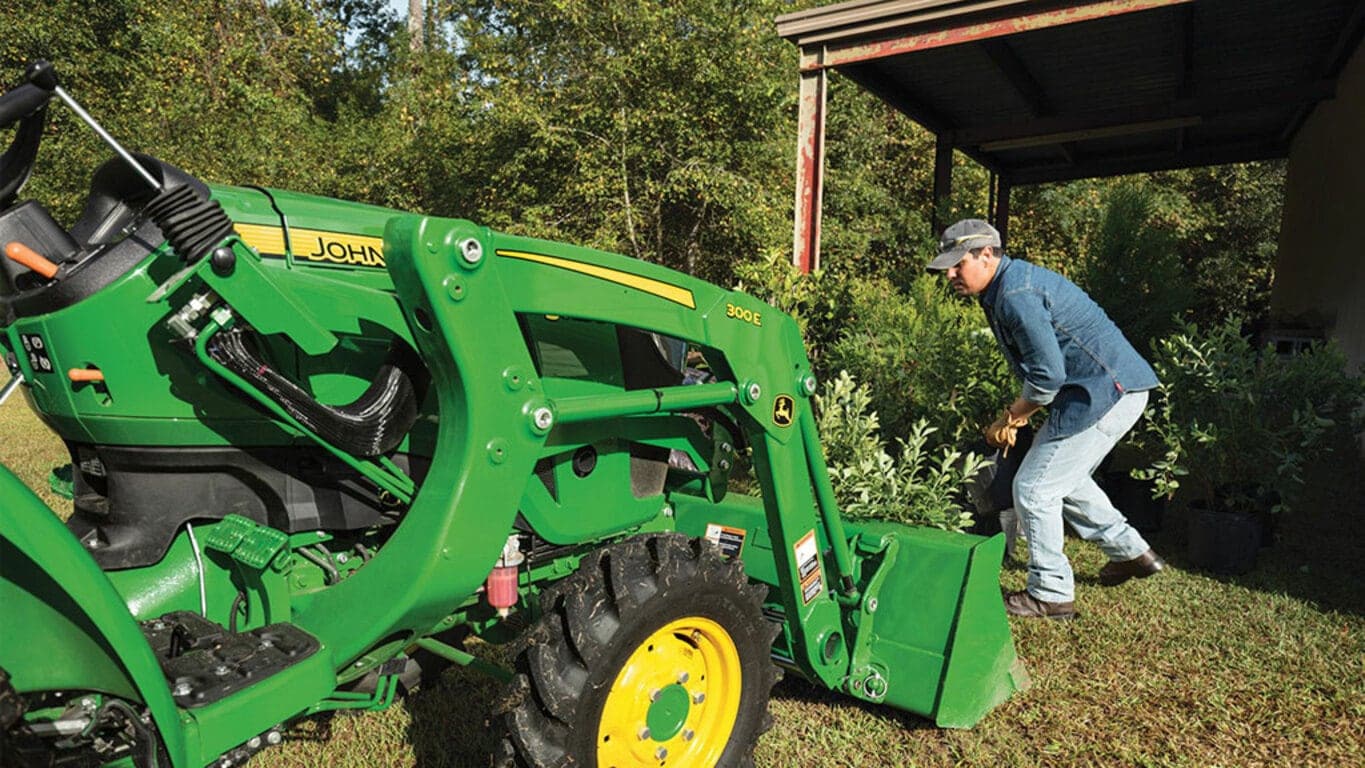 John Deere 3025D Compact Tractor