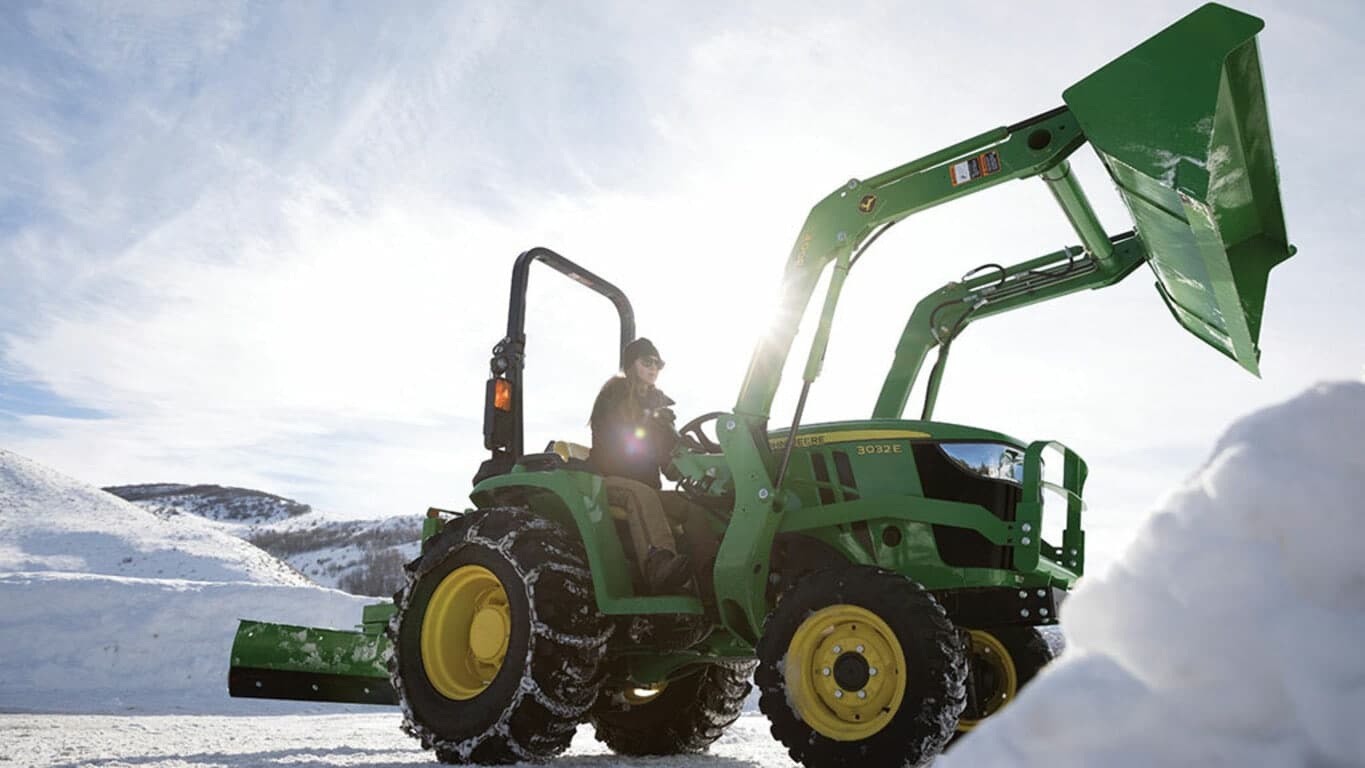 John Deere 3032E Compact Utility Tractor