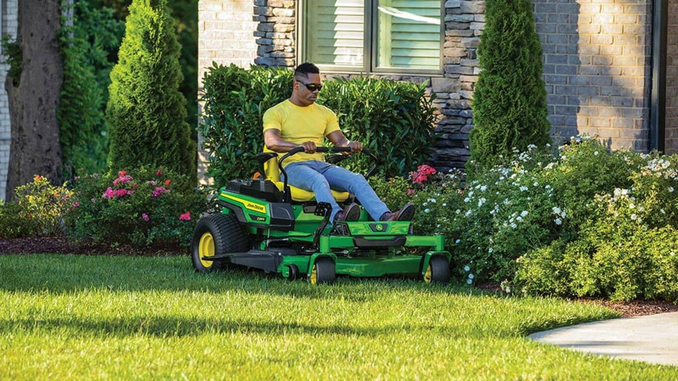 John Deere Z330R ZTrak™ Mower with 48-in. Deck