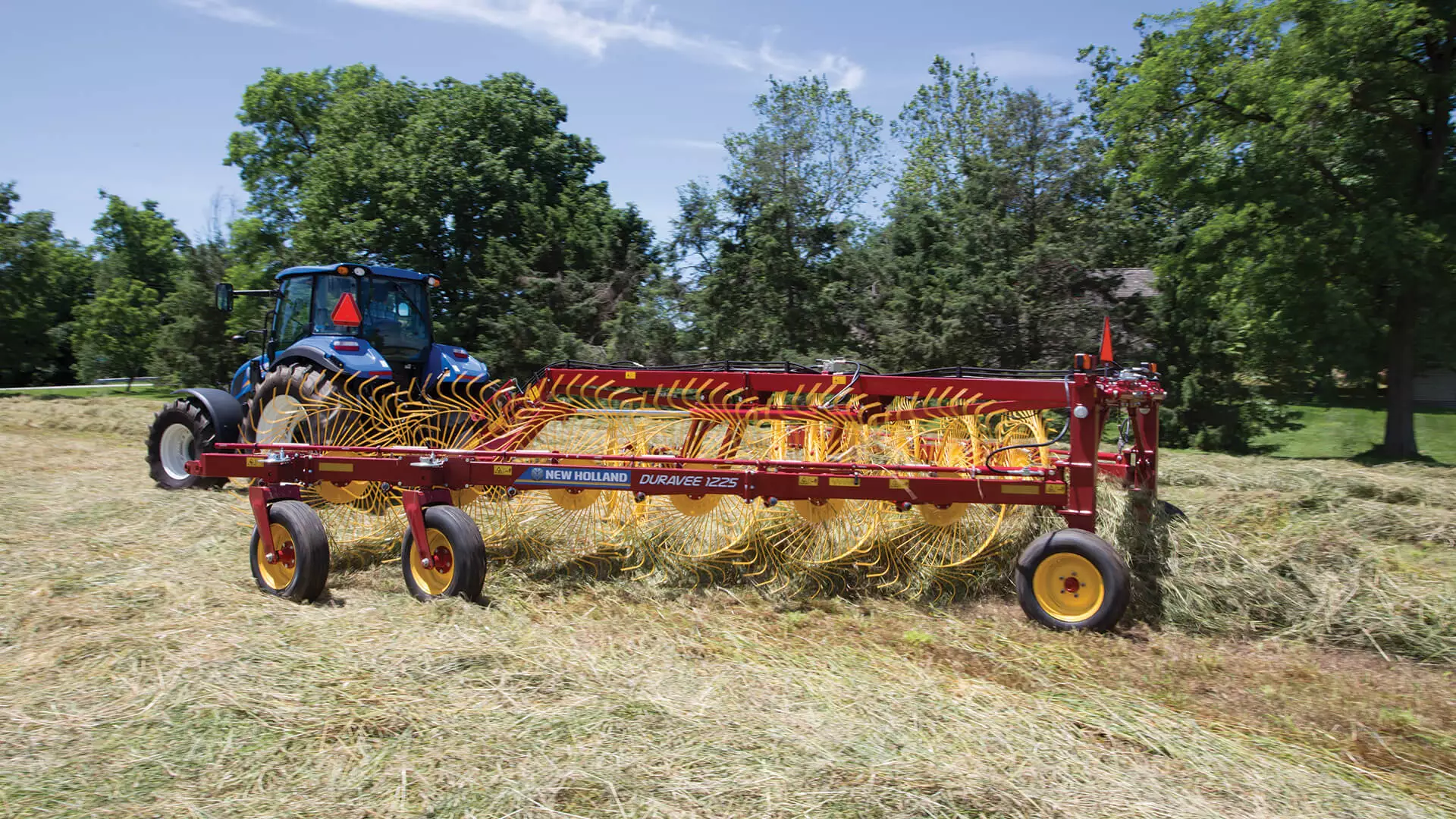 New Holland DuraVee™ Trailing Wheel Rakes