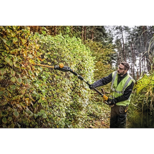 DEWALT 20V MAX* 22 in. Cordless Pole Hedge Trimmer (Tool Only)