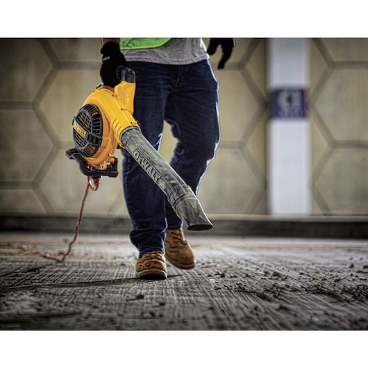 DEWALT 12 Amp Electric Handheld Blower
