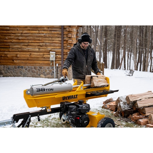 DEWALT Dewalt 38-Ton Horizontal/Vertical Full Beam Hydraulic Log Splitter