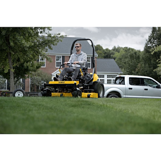 DEWALT Z260 60 in Kawasaki Gas Hydrostatic Commercial Zero-Turn Mower (24 HP)