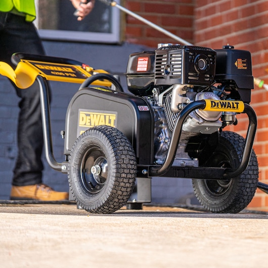 DEWALT HONDA® With CAT Triplex Plunger Pump Cold Water Professional Gas Pressure Washer (4200 PSI at 4.0 GPM)