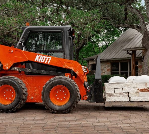 KIOTI SL750 Skid Steer Loader