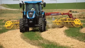 New Holland Rolabar® 230 Twin Basket Rake