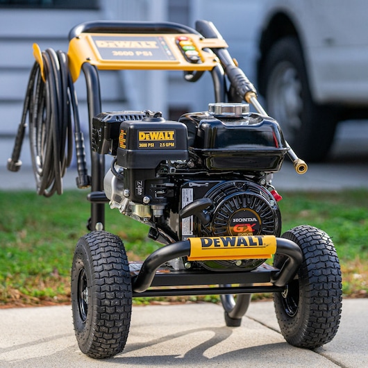 DEWALT 3600 PSI at 2.5 GPM Cold Water Gas Pressure Washer