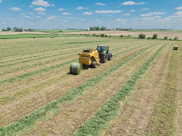 Vermeer 604 Pro G4 Baler