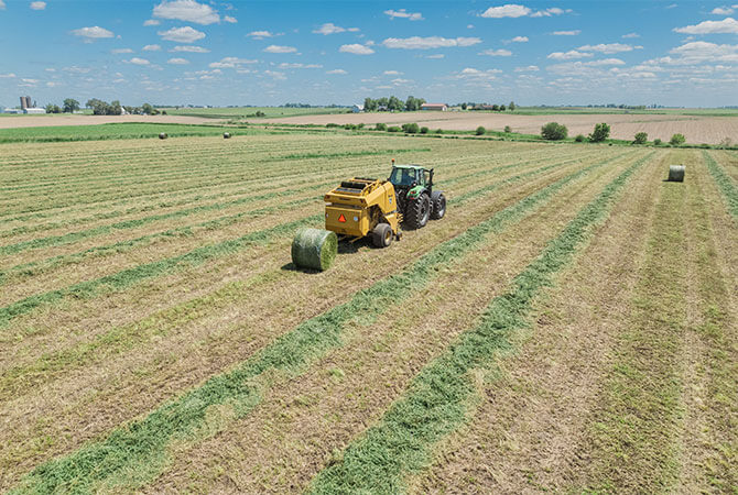 Vermeer 604 Pro G4 Baler