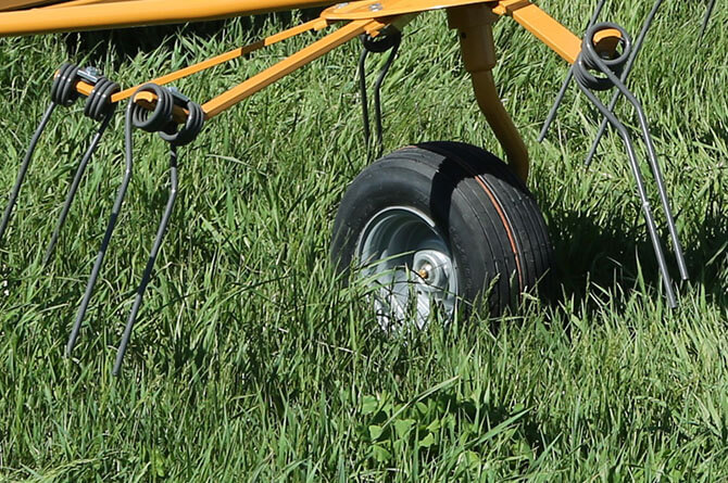 Vermeer TD190 Tedder