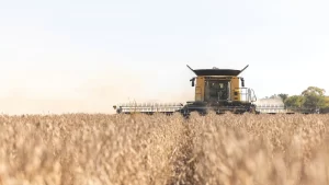 New Holland CR Series Twin Rotor® Combines