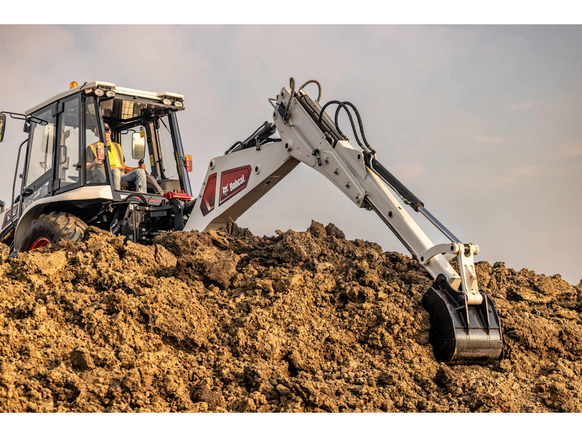 Bob Cat B760 Backhoe Loader