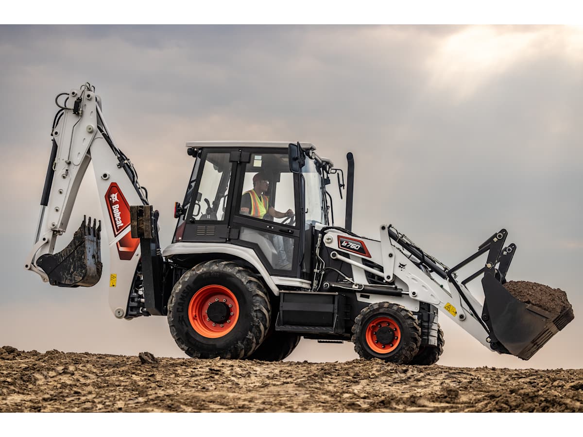 Bob Cat B760 Backhoe Loader