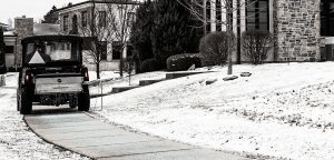 Fisher TRAILCOMMANDER™ 250 & 600 STAINLESS STEEL DROP SPREADER Fisher TRAILCOMMANDER™ 250 & 600 STAINLESS STEEL DROP SPREADER