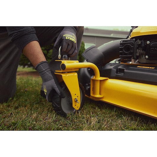 DEWALT 28 in. 224cc RWD Self-Propelled 3-in-1 Lawn Mower With PowerAdapt™