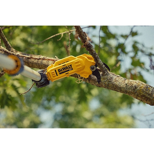 DEWALT 20V MAX* 1-1/2 in. Cordless Pole Pruner (Tool Only)