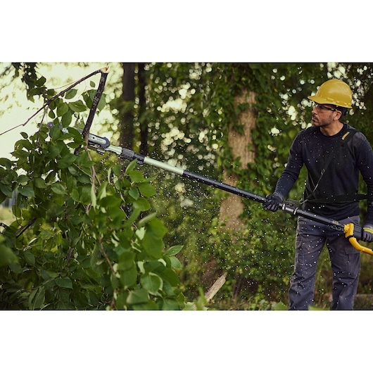 DEWALT 60V MAX* 10 in. 140 in. Telescoping Pole Saw (Tool Only)
