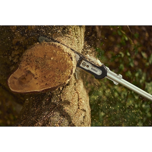 DEWALT 60V MAX* 10 in. 160 in. Brushless Cordless Telescoping Pole Saw (Tool Only)