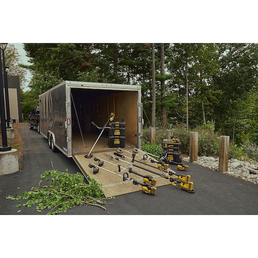 DEWALT 60V MAX* 10 in. Brushless Cordless Fixed Pole Saw (Tool Only)