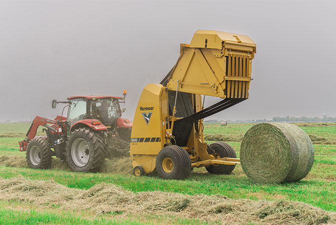 Vermeer 604S Signature Baler