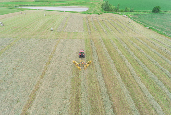 Vermeer VRC1224 Carted Wheel Rake