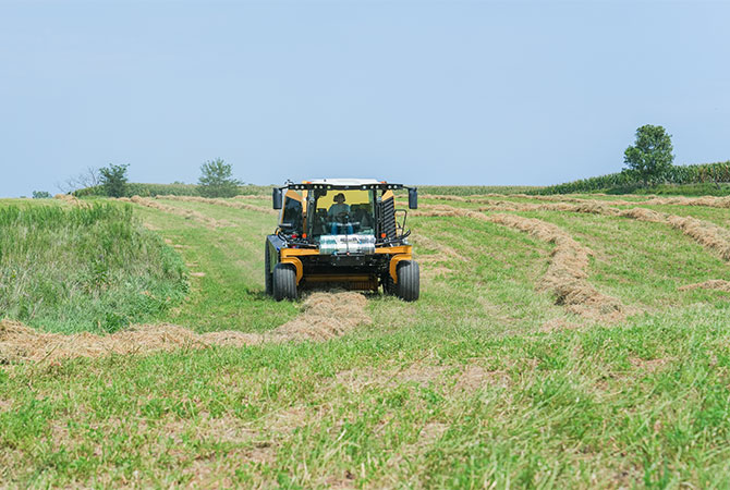 Vermeer ZR-4S Self-propelled Baler