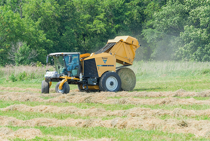Vermeer ZR-4S Self-propelled Baler