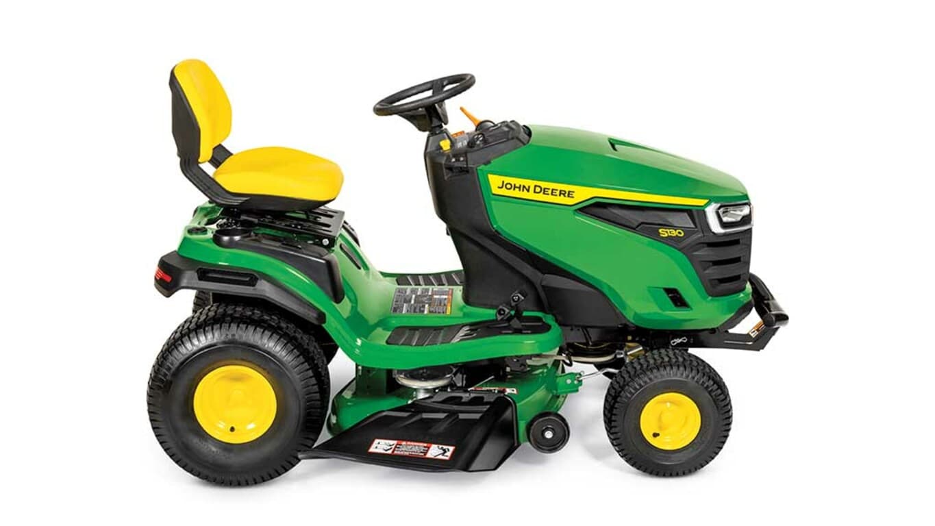 John Deere S130 Lawn Tractor