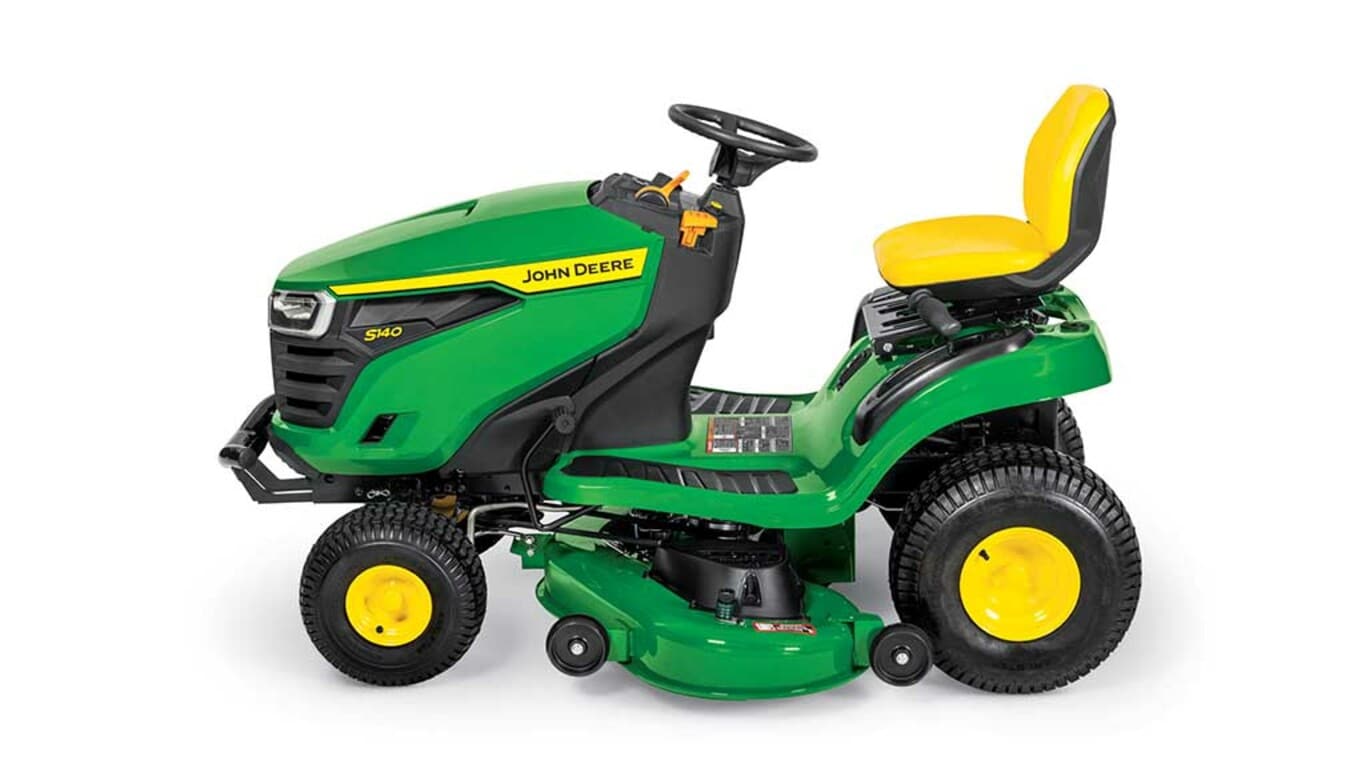 John Deere S140 Lawn Tractor