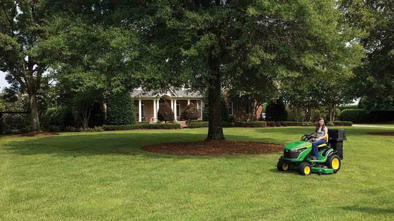 John Deere S180 Lawn Tractor