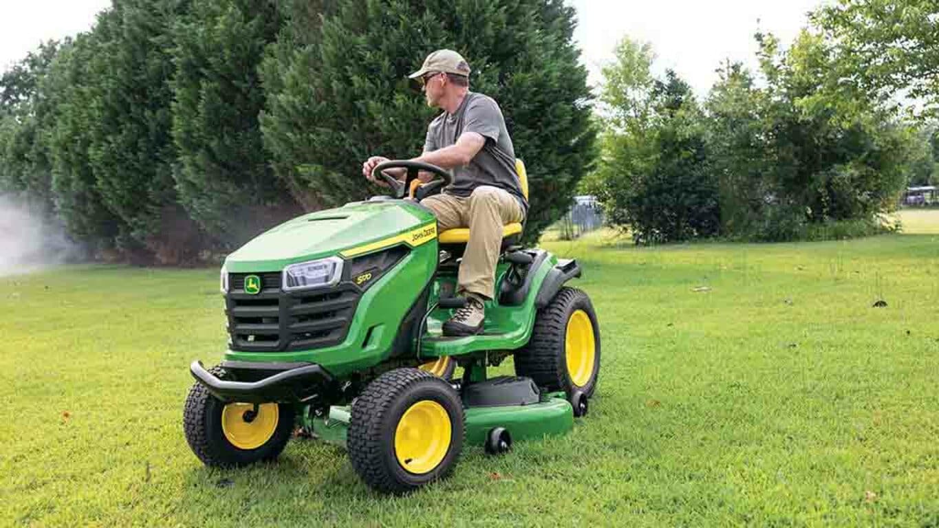John Deere S170 Lawn Tractor