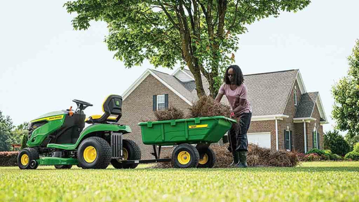 John Deere S120 Lawn Tractor
