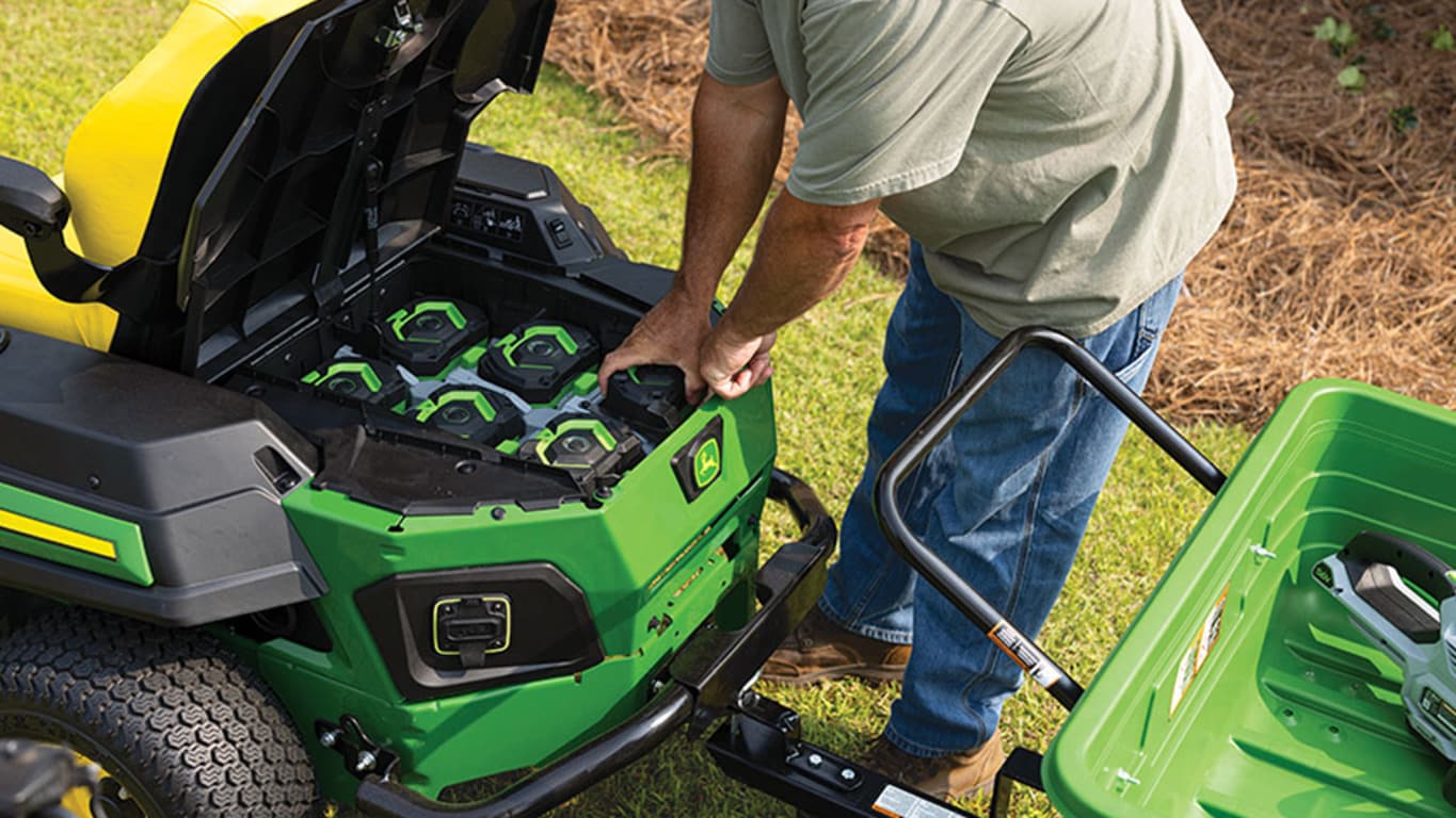 John Deere Z370RS Electric ZTrak™ Mower