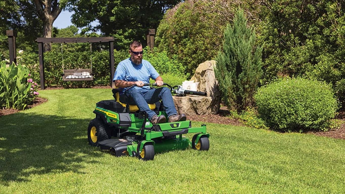 John Deere Z370RS Electric ZTrak™ Mower