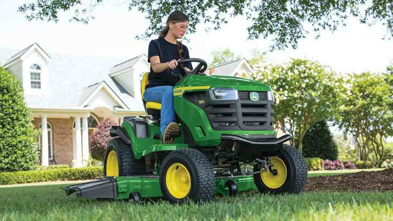 John Deere S180 Lawn Tractor