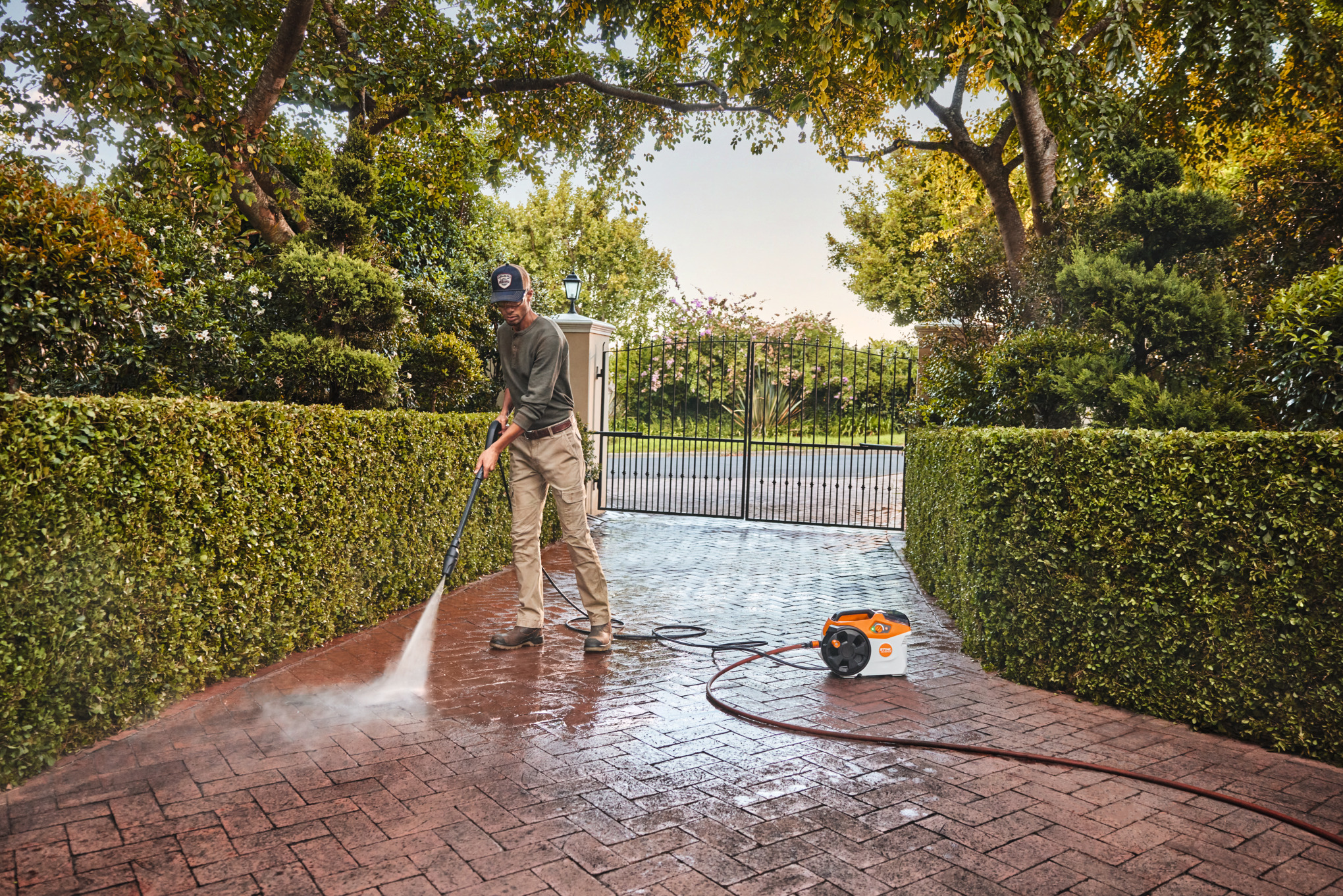 STIHL REA 100 PLUS Battery Powered Pressure Washer