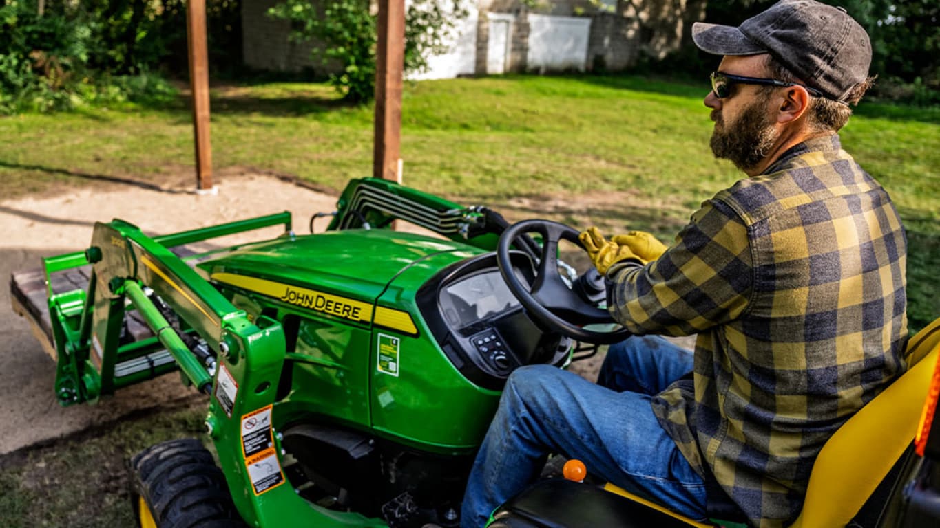John Deere 3032E Compact Utility Tractor