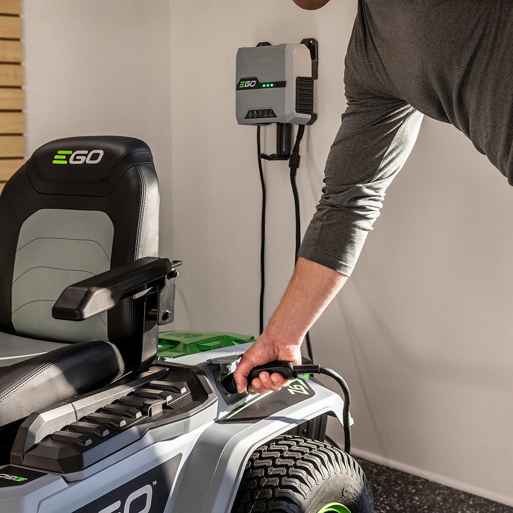 EGO POWER+ 42" Z6 Zero Turn Mower with e-STEER™ Technology (Two 10.0Ah and Four 6.0Ah Batteries)