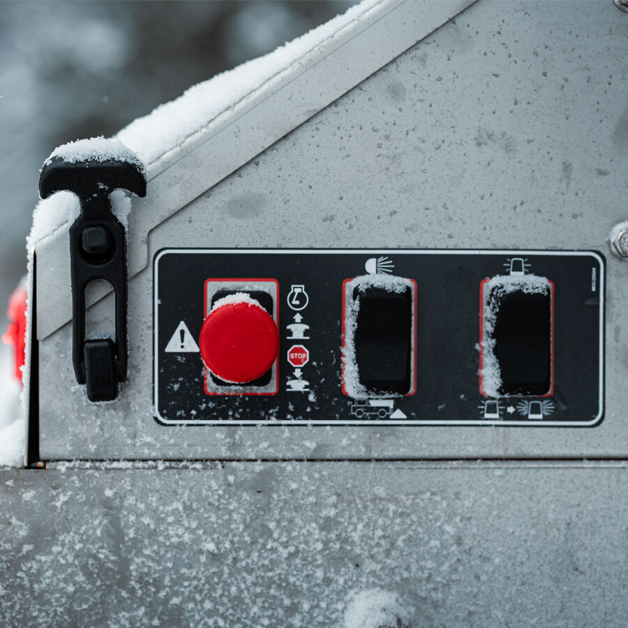 BOSS Snowplow MBX+ 6-Yard Spreader