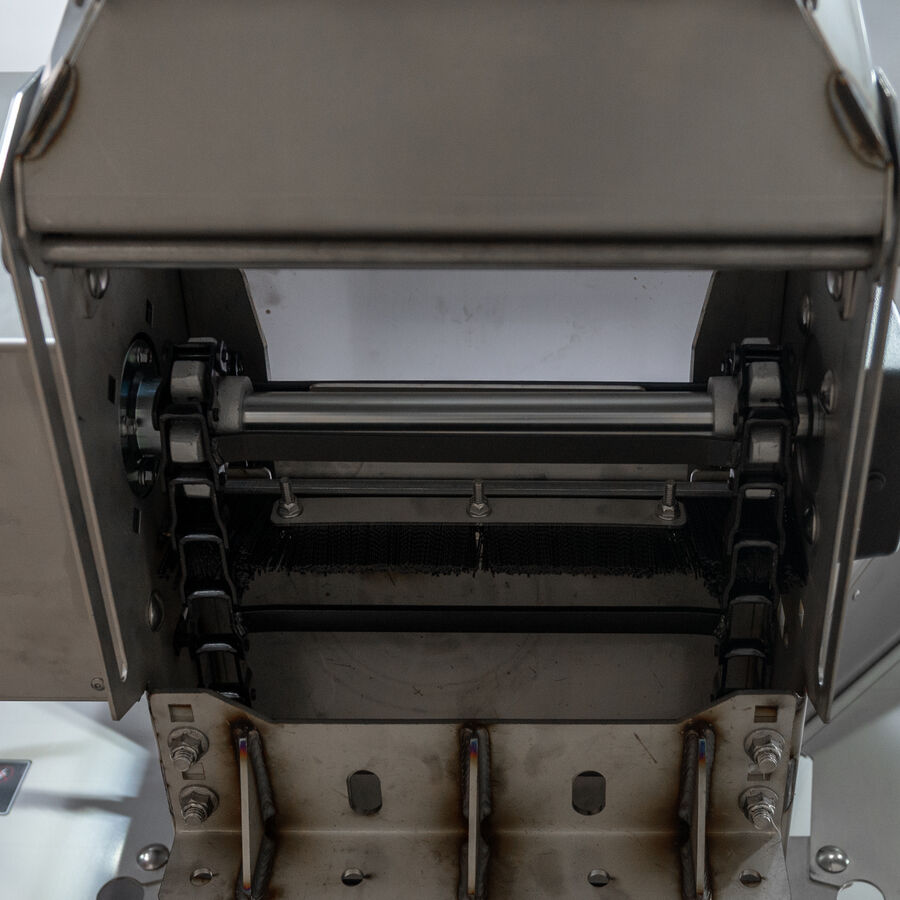 BOSS Snowplow MBX+ 4-Yard Spreader