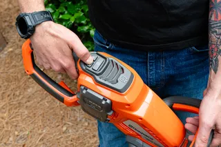 Husqvarna Hedge Master 320iHD60 (battery and charger included)