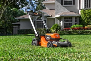 Husqvarna Lawn Xpert LE-322R (battery and charger included)